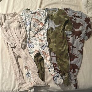 Set of 4 pajamas 2 fleece and 2 cotton